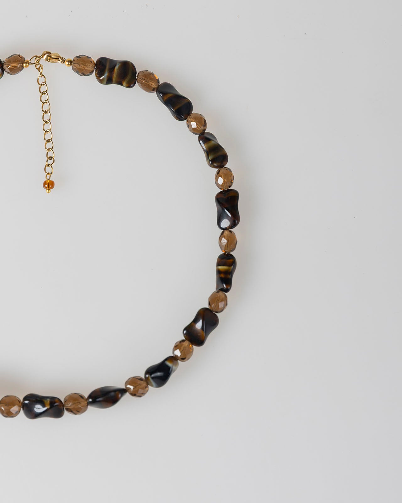 Collar piedras marrón