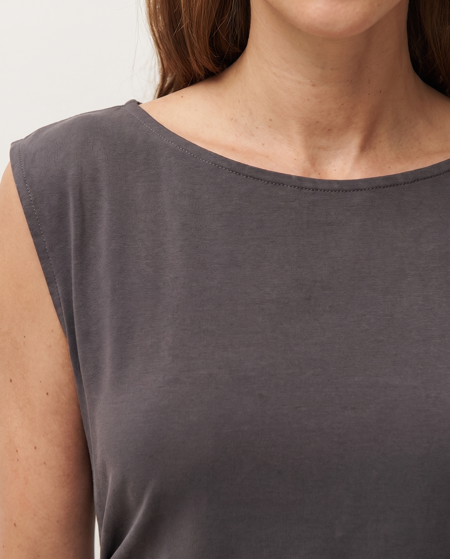 Vestido midi de tirantes