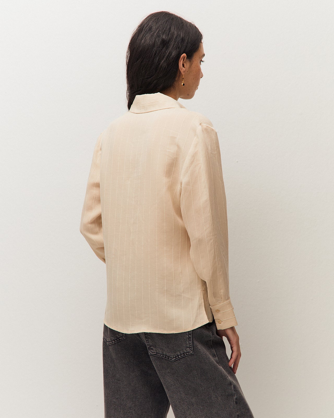 Camisa fluida con textura