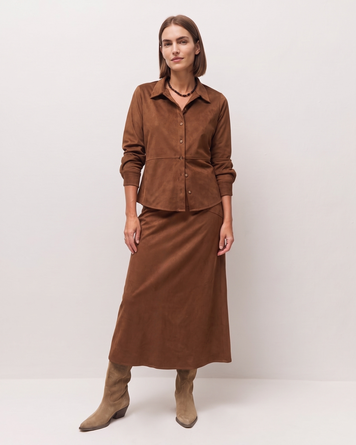 Falda midi antelina