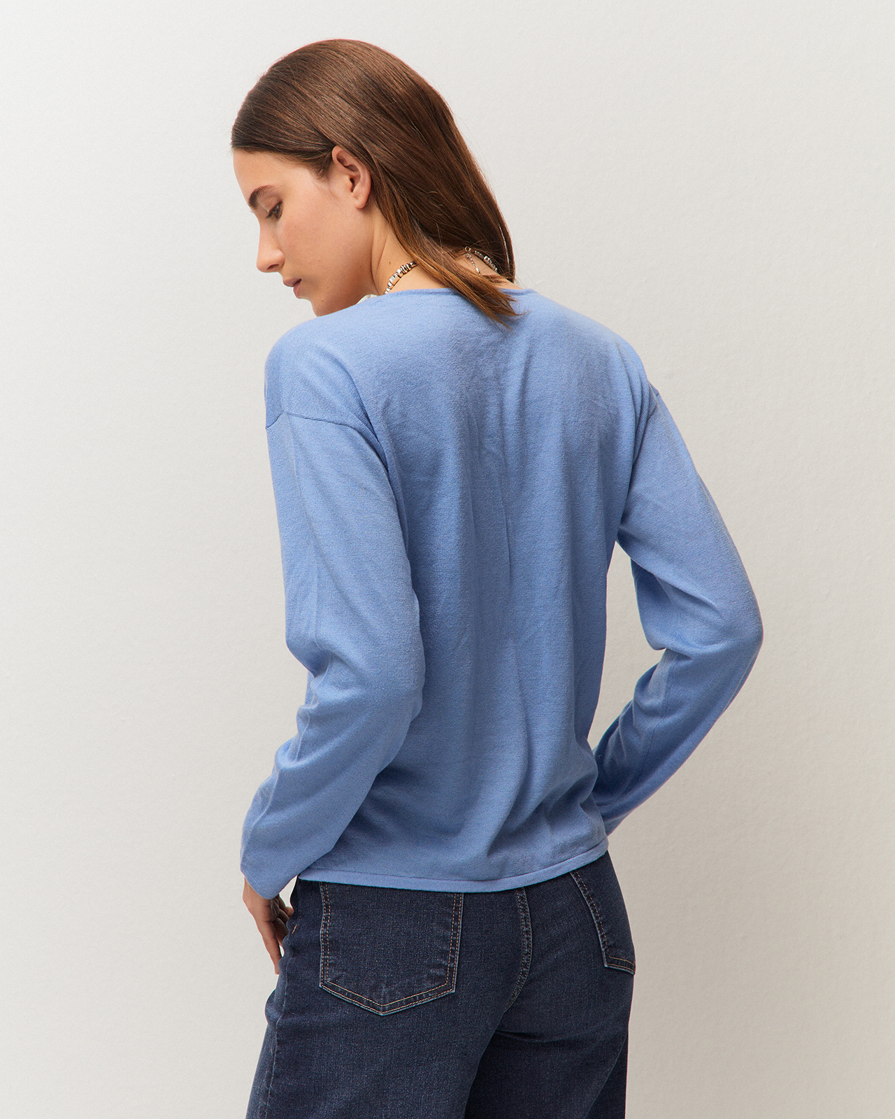 Jersey básico fino escote pico