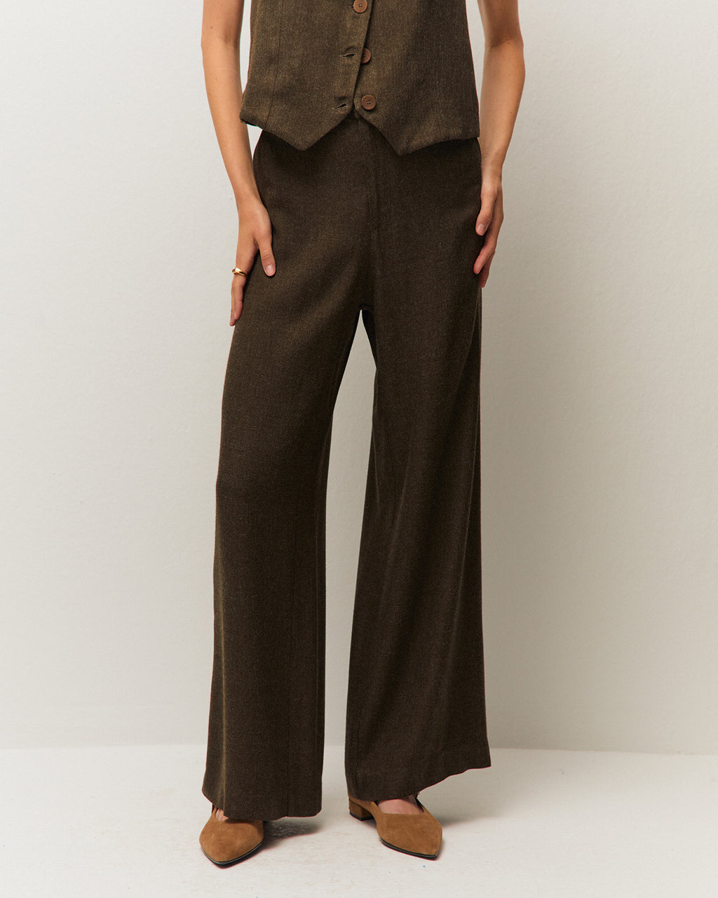 Pantalón ancho  detalle de bolsillos