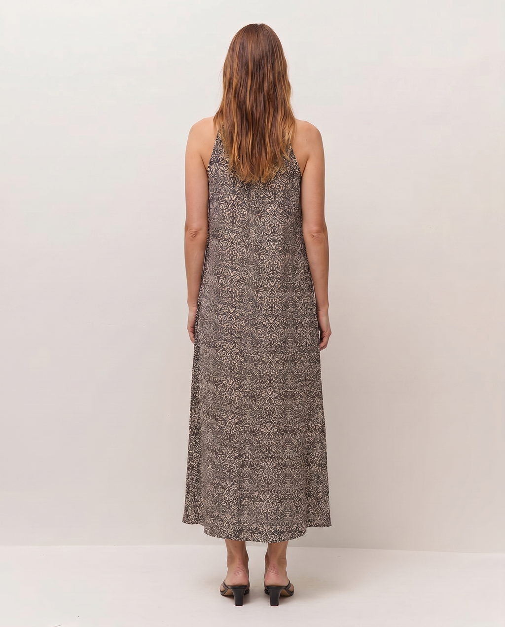 Vestido estampado con lurex, cuello halter