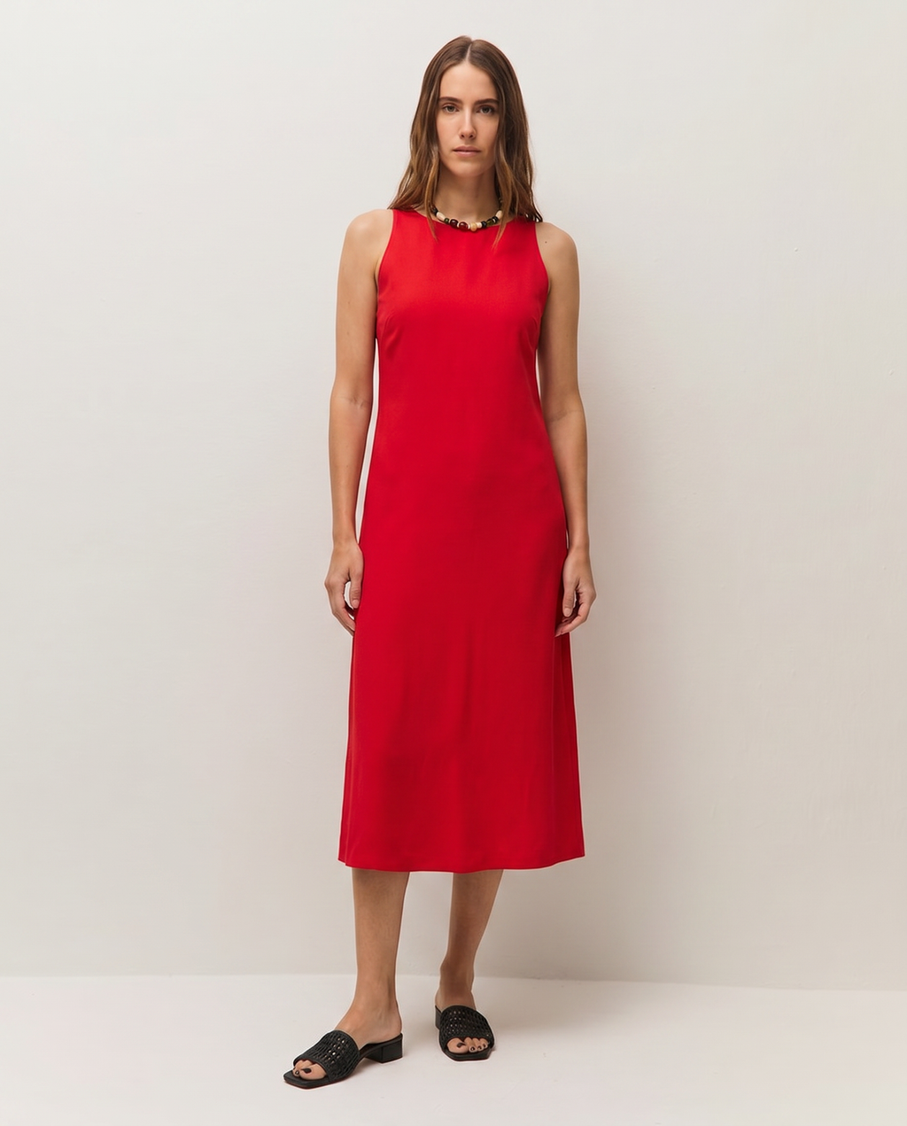 Vestido largo  con cremallera en espalda