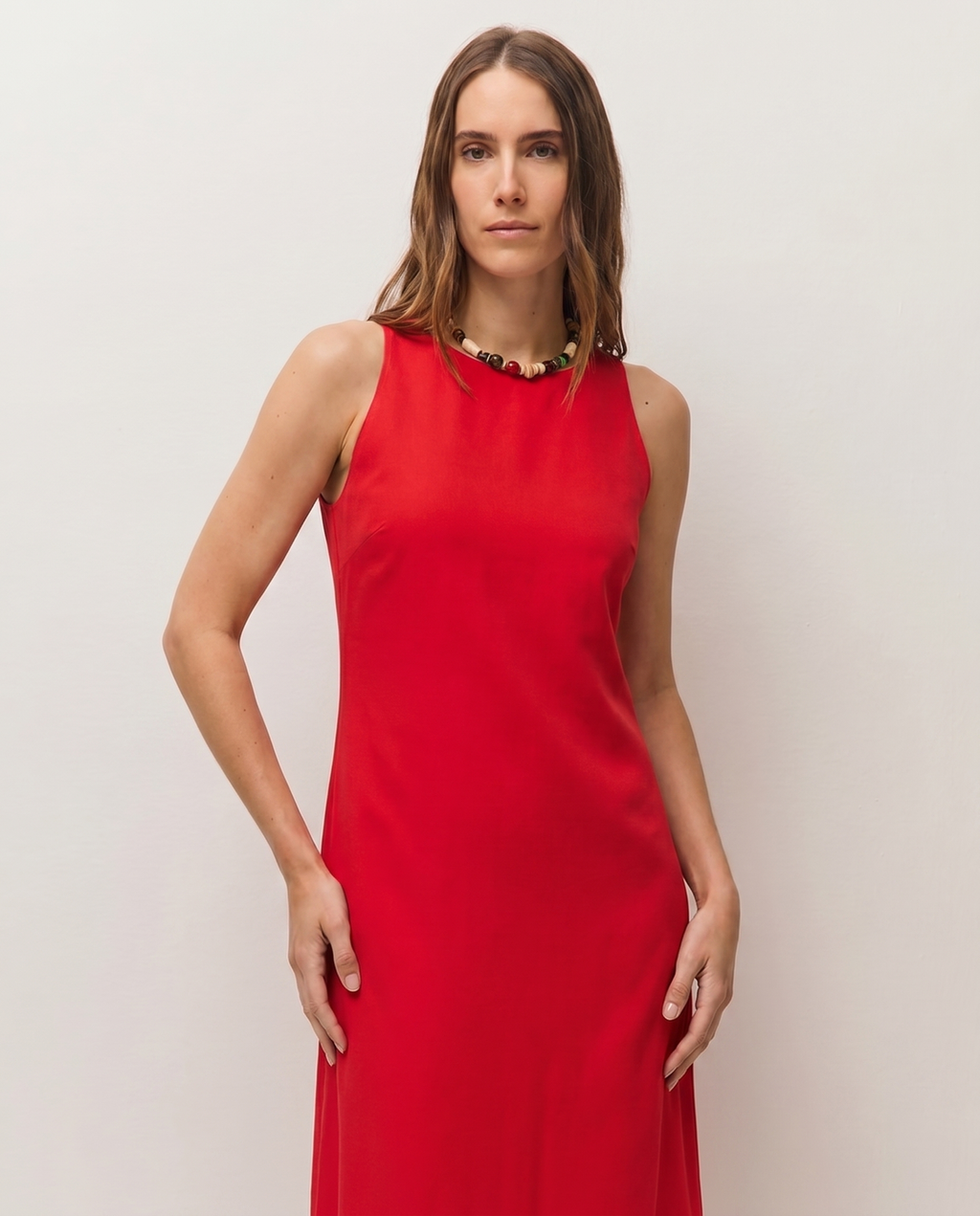 Vestido largo  con cremallera en espalda