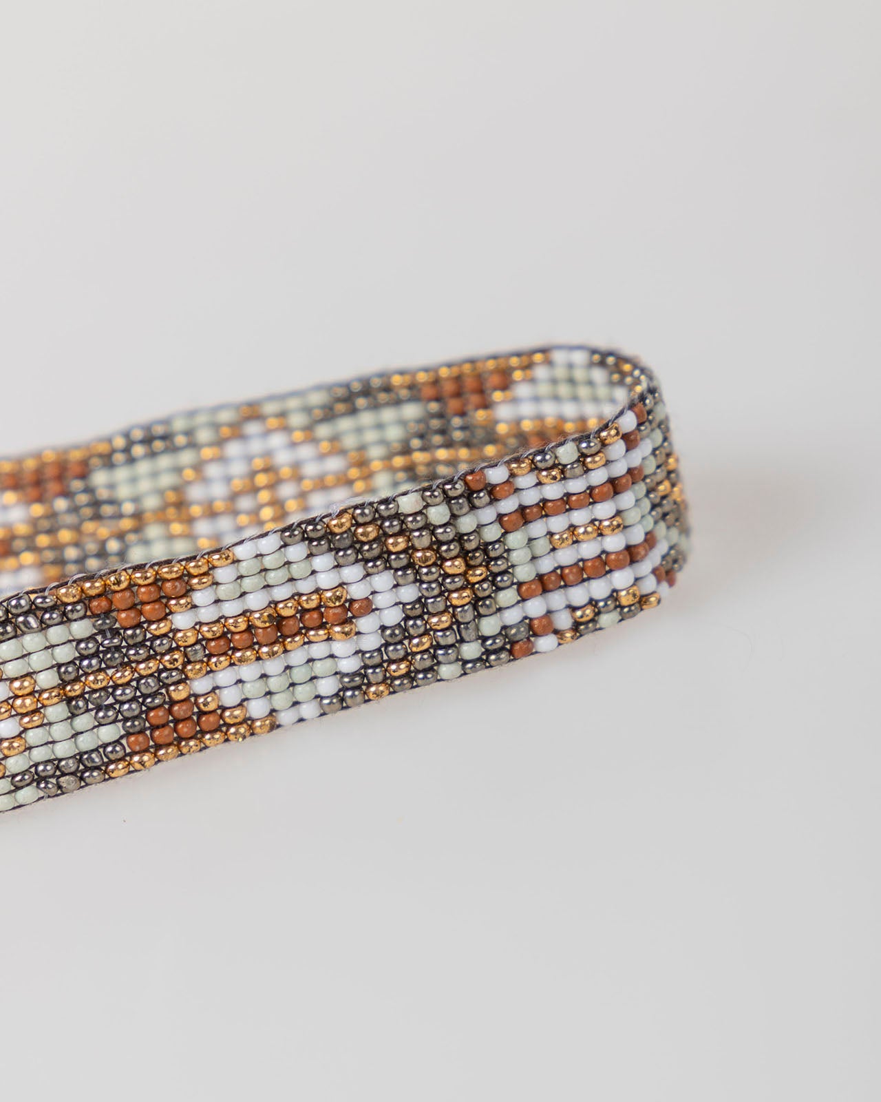 Ethnic choker