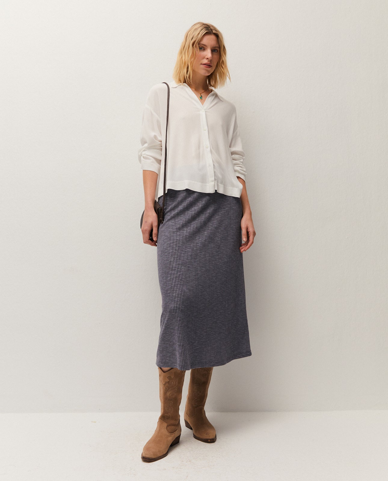 Camisa básica cuello camisero