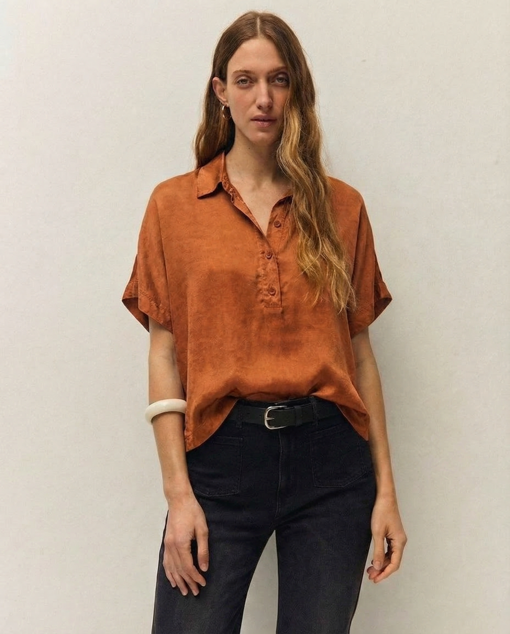 Camisa satinada efecto corrosivo