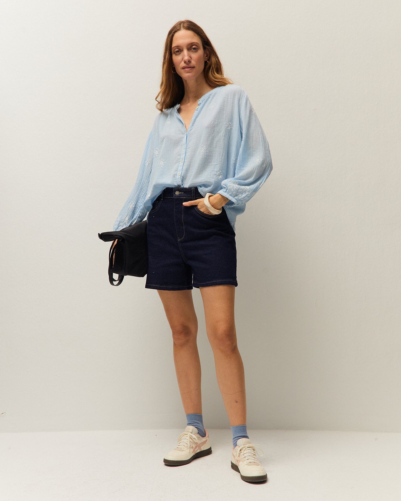 Chemise brodée bleue