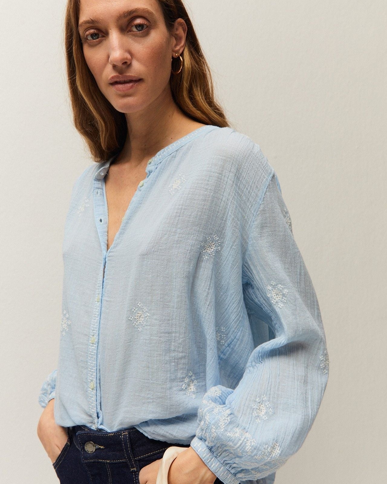 Chemise brodée bleue