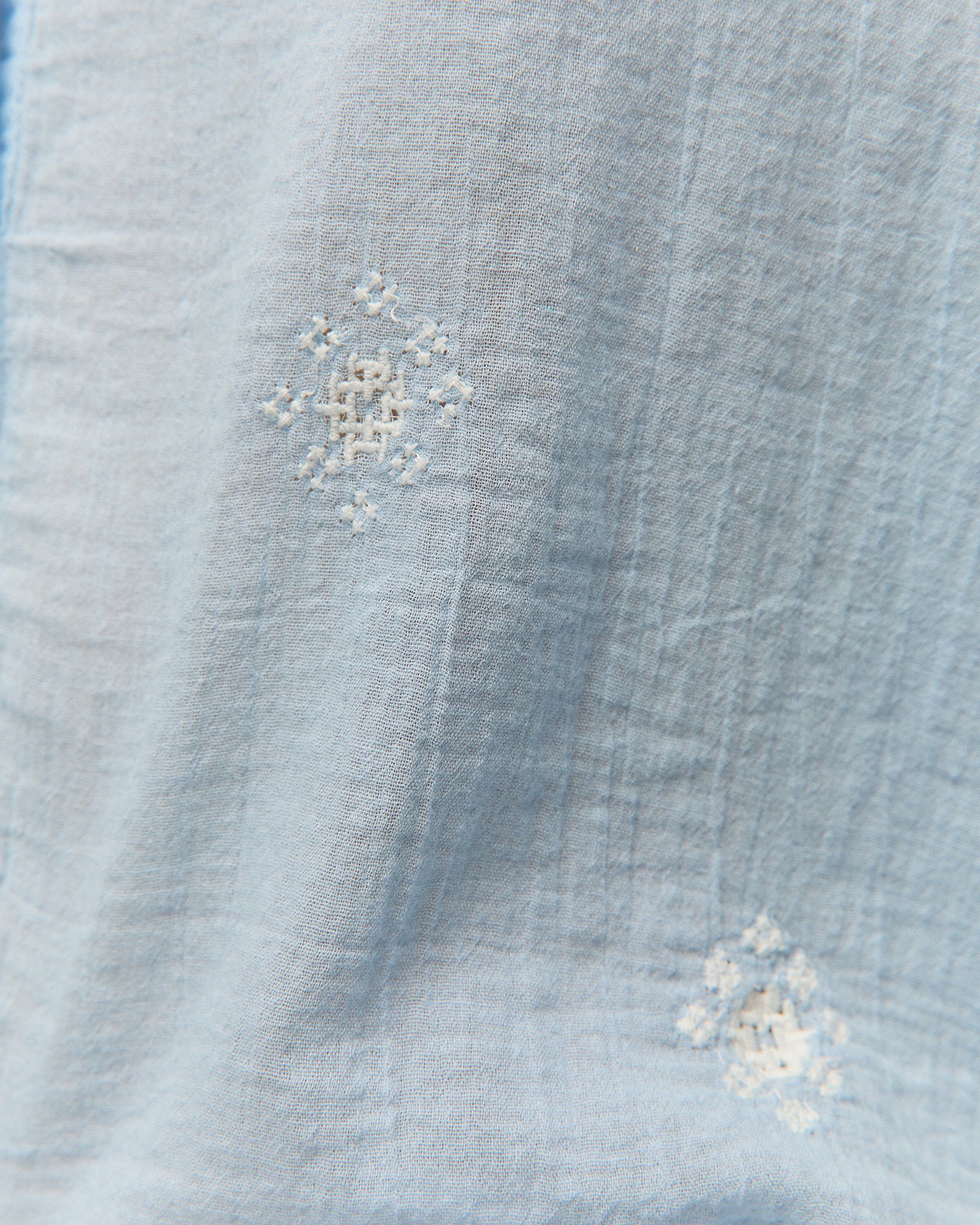 Chemise brodée bleue