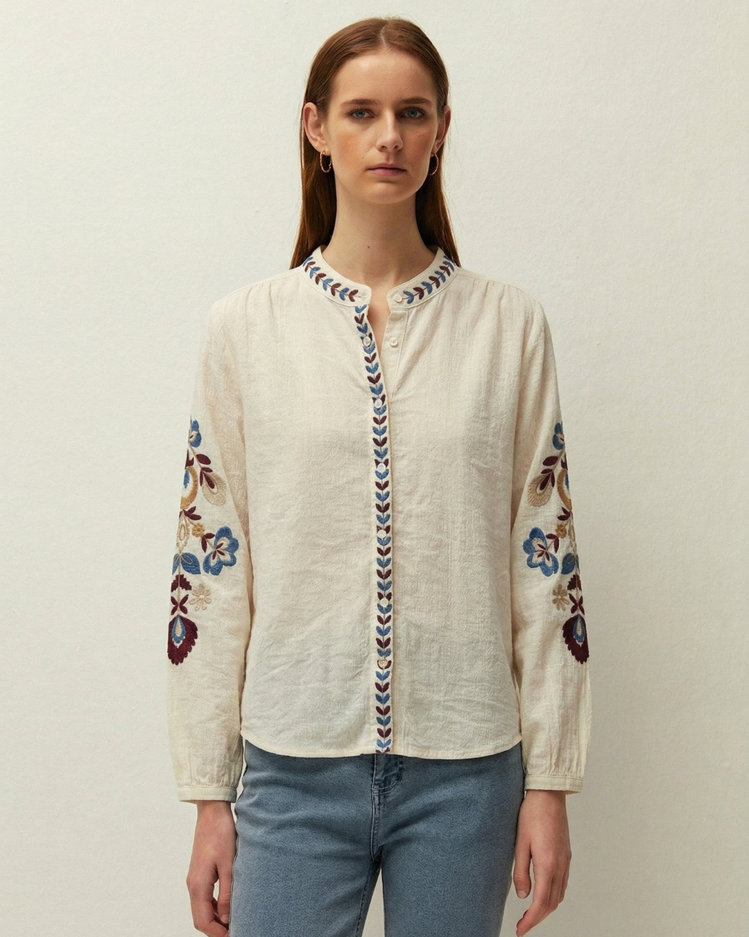Chemise brodée col mao