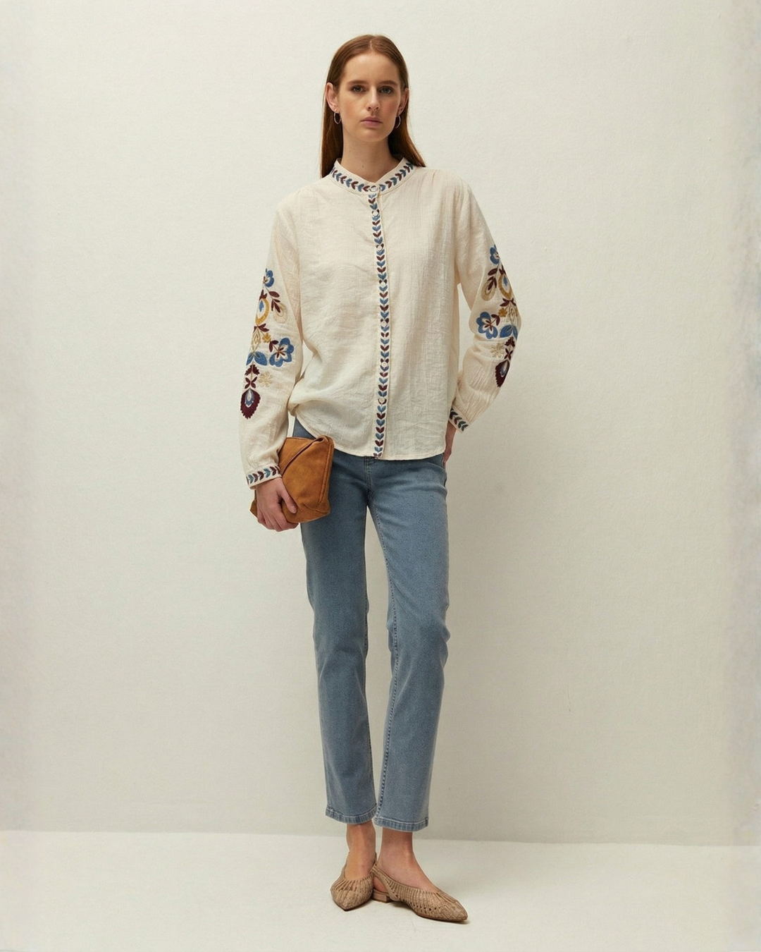 Chemise brodée col mao