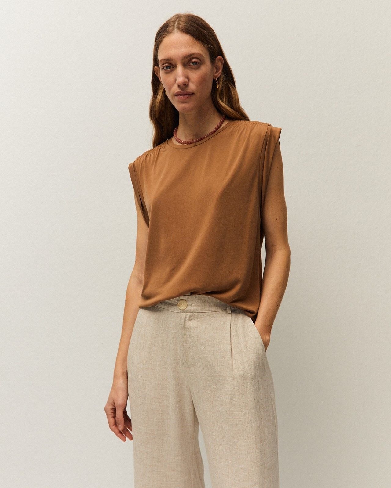 T-shirt modal avec détail à l'épaule