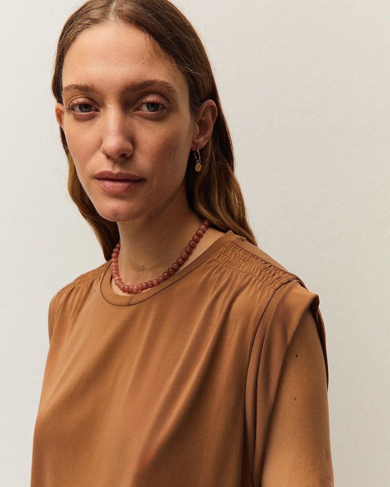 T-shirt modal avec détail à l'épaule