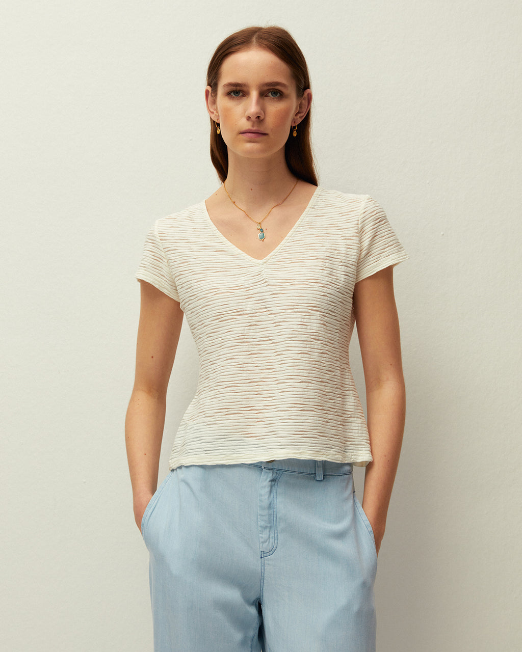 Camiseta estructura con frunce en escote
