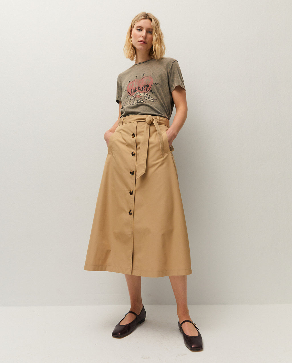 Button-up skirt