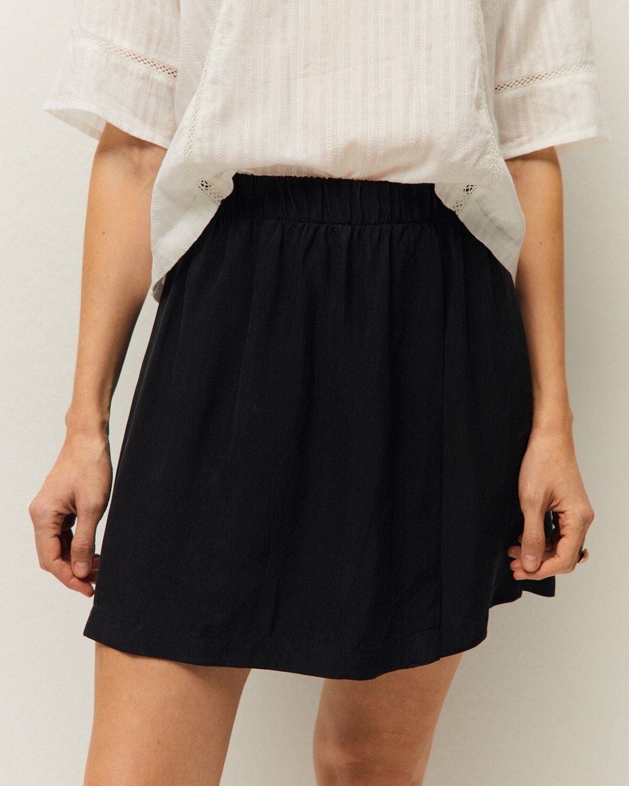 Short cupro skirt