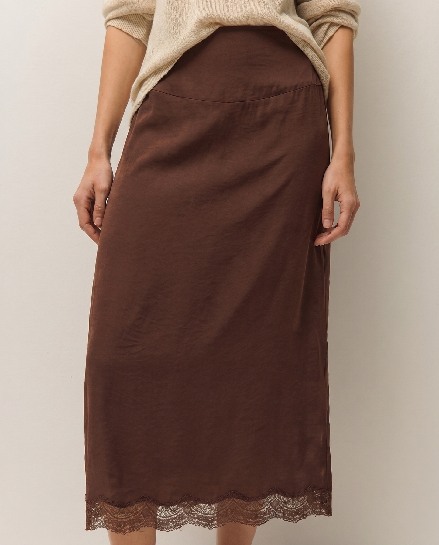 Midi lace skirt