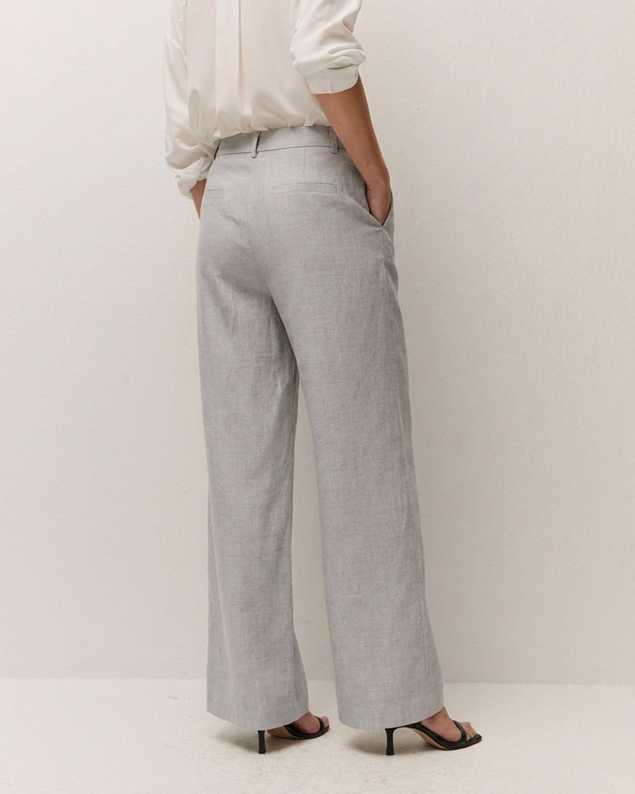 Pantalón traje fluido