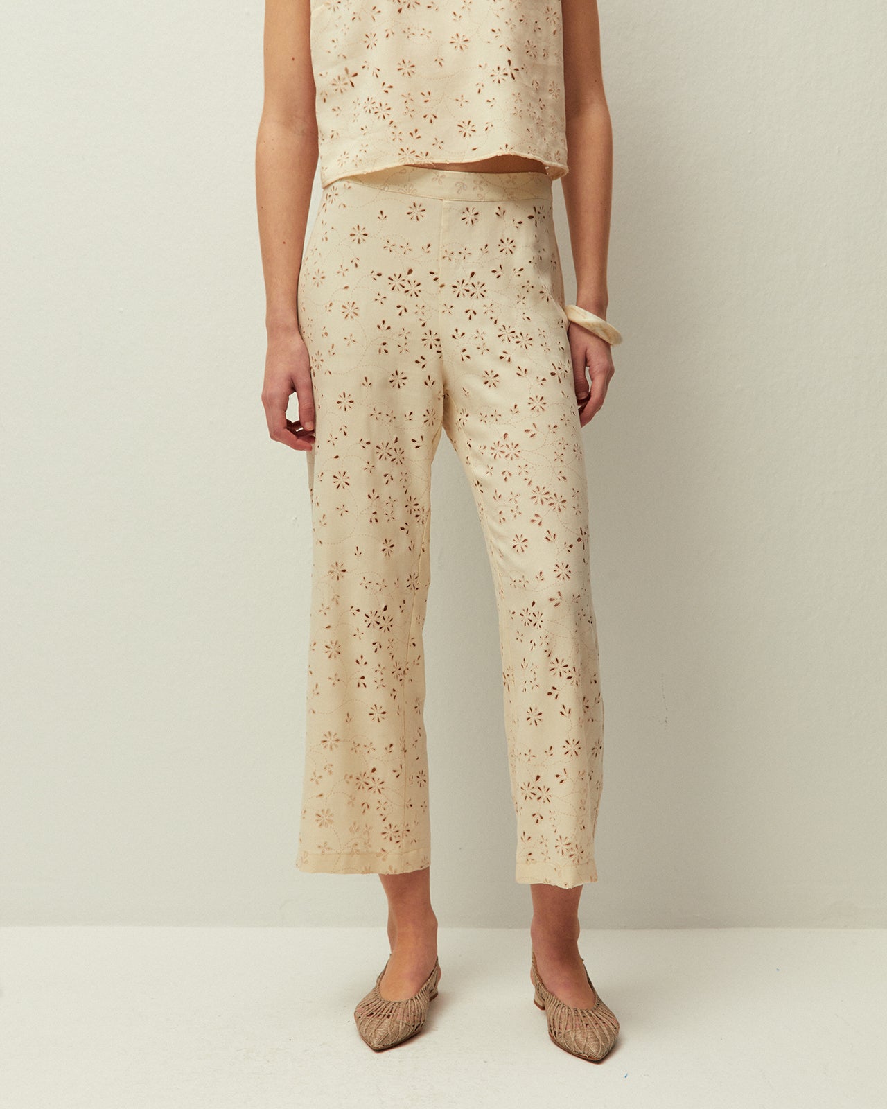 Capri crochet pants