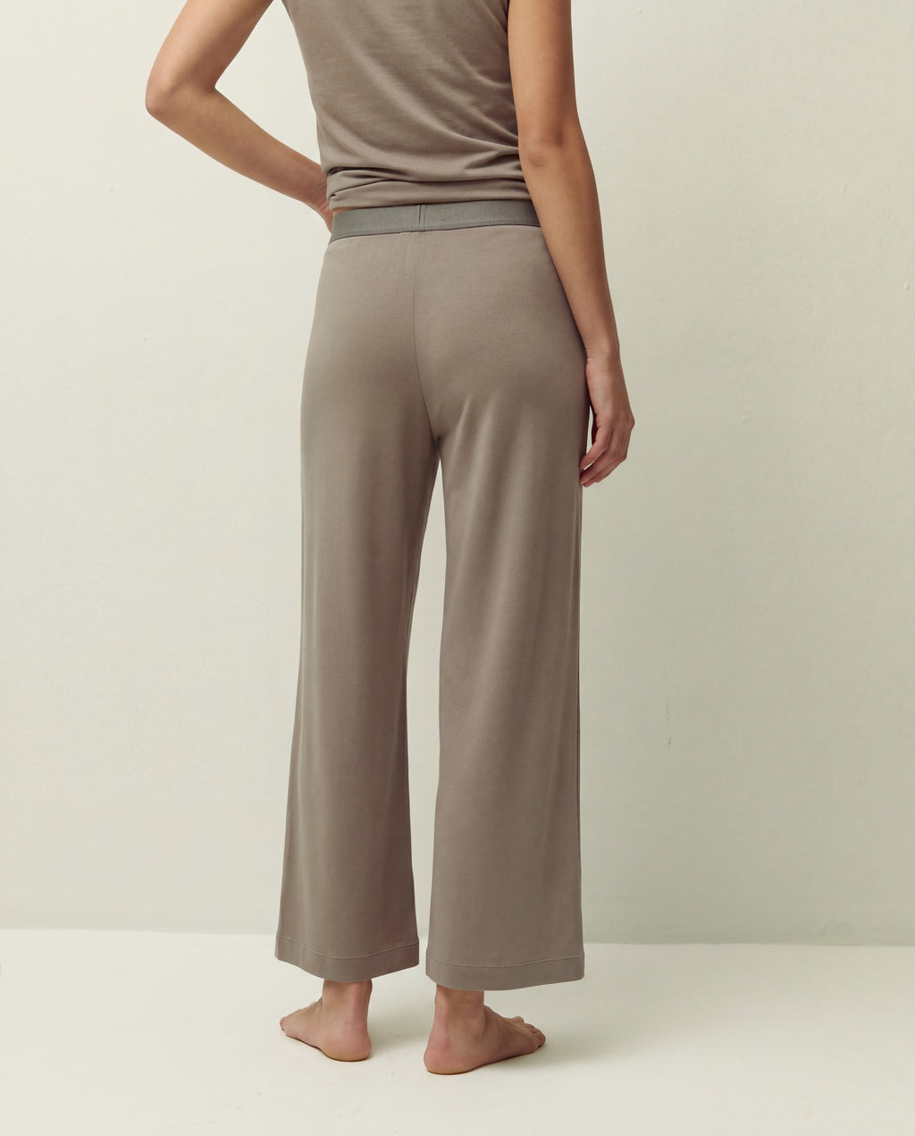Pantalón ancho con goma