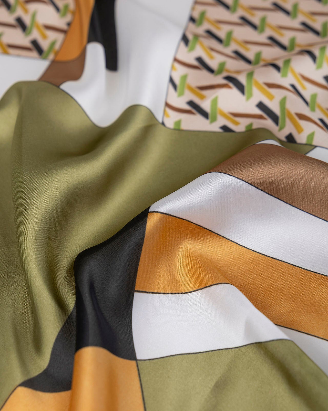 Foulard à imprimé géométrique