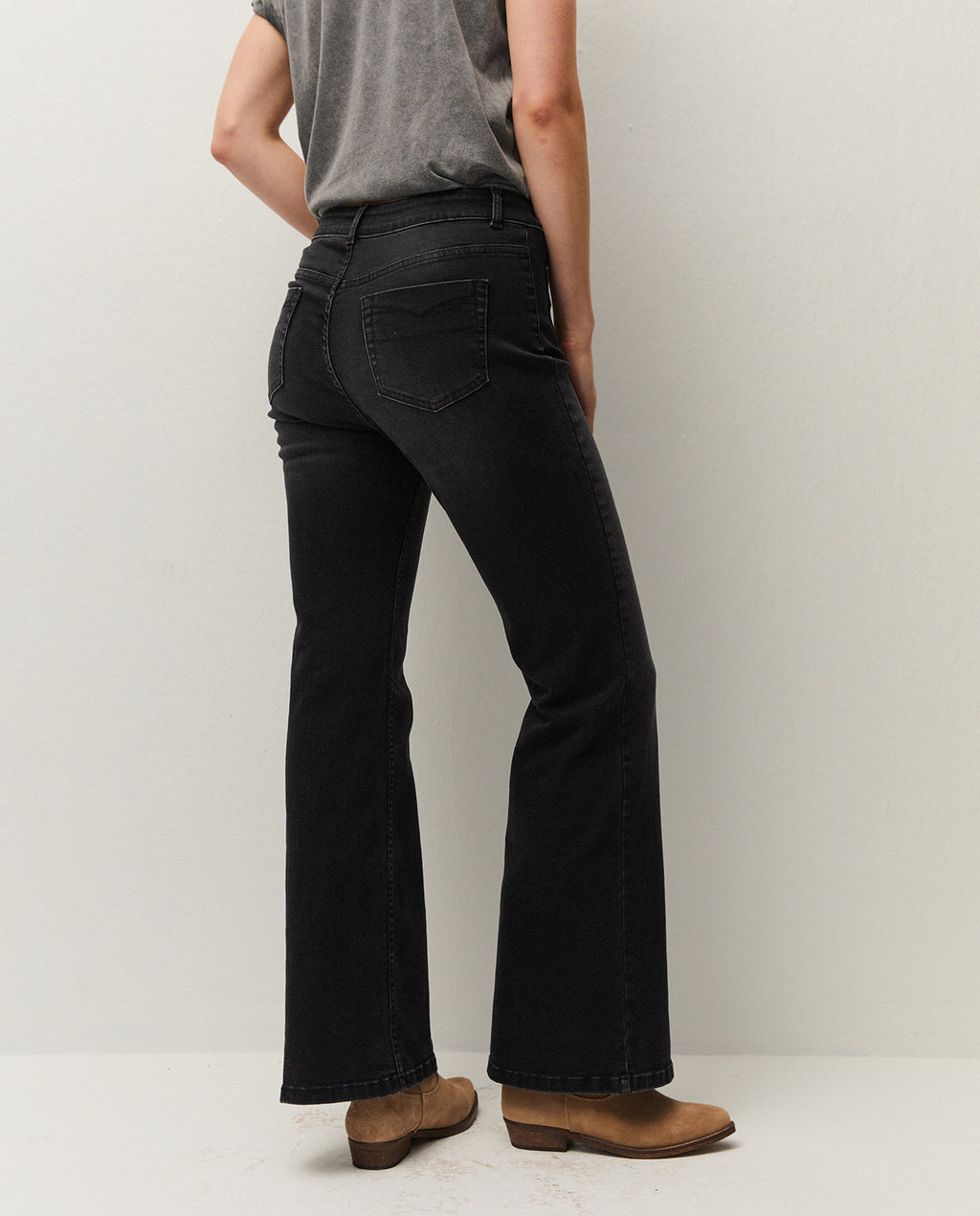 Pantalón denim bolsillos