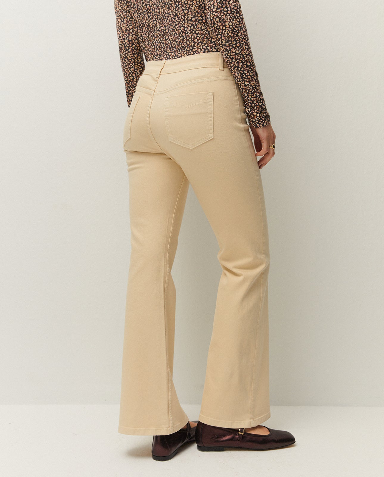 Pockets trousers