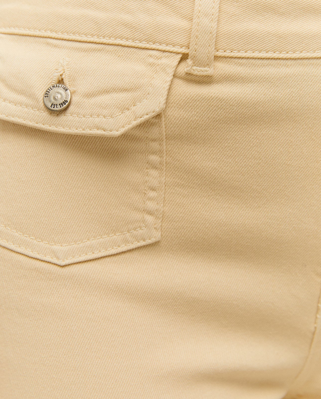 Pockets trousers