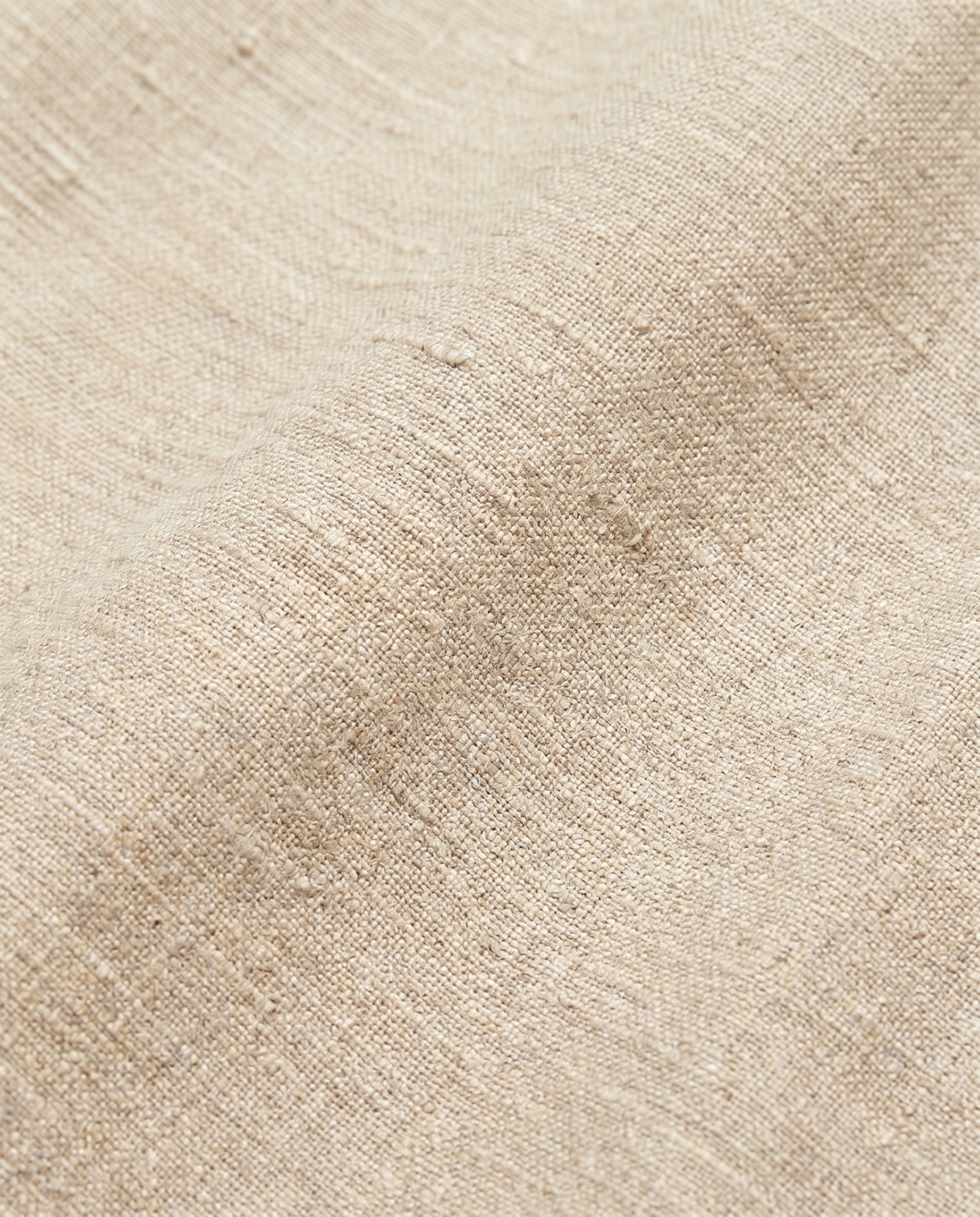 Linen shorts with front pleats
