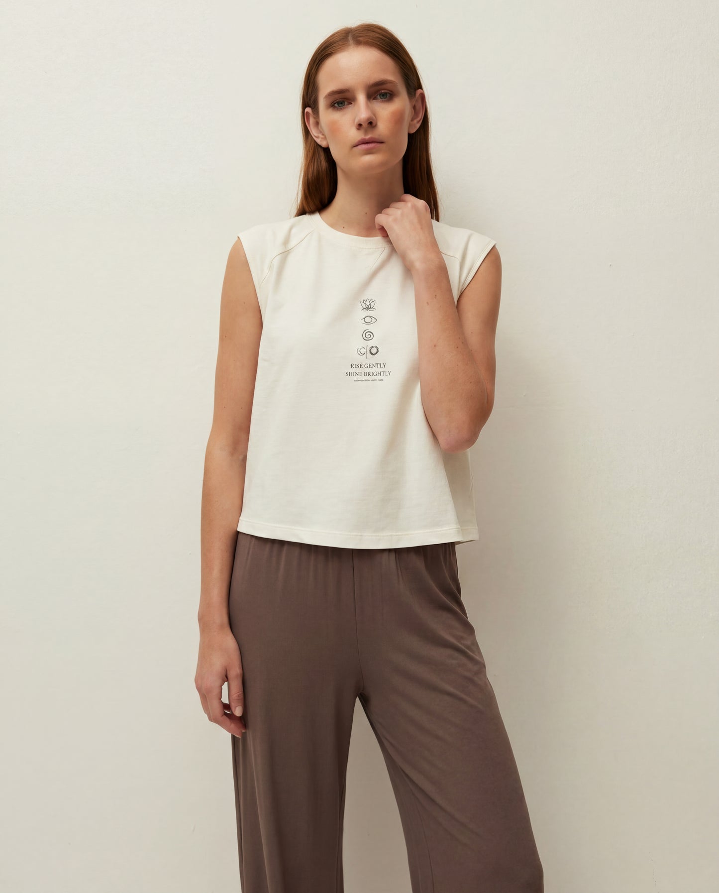 Sleeveless sweatshirt