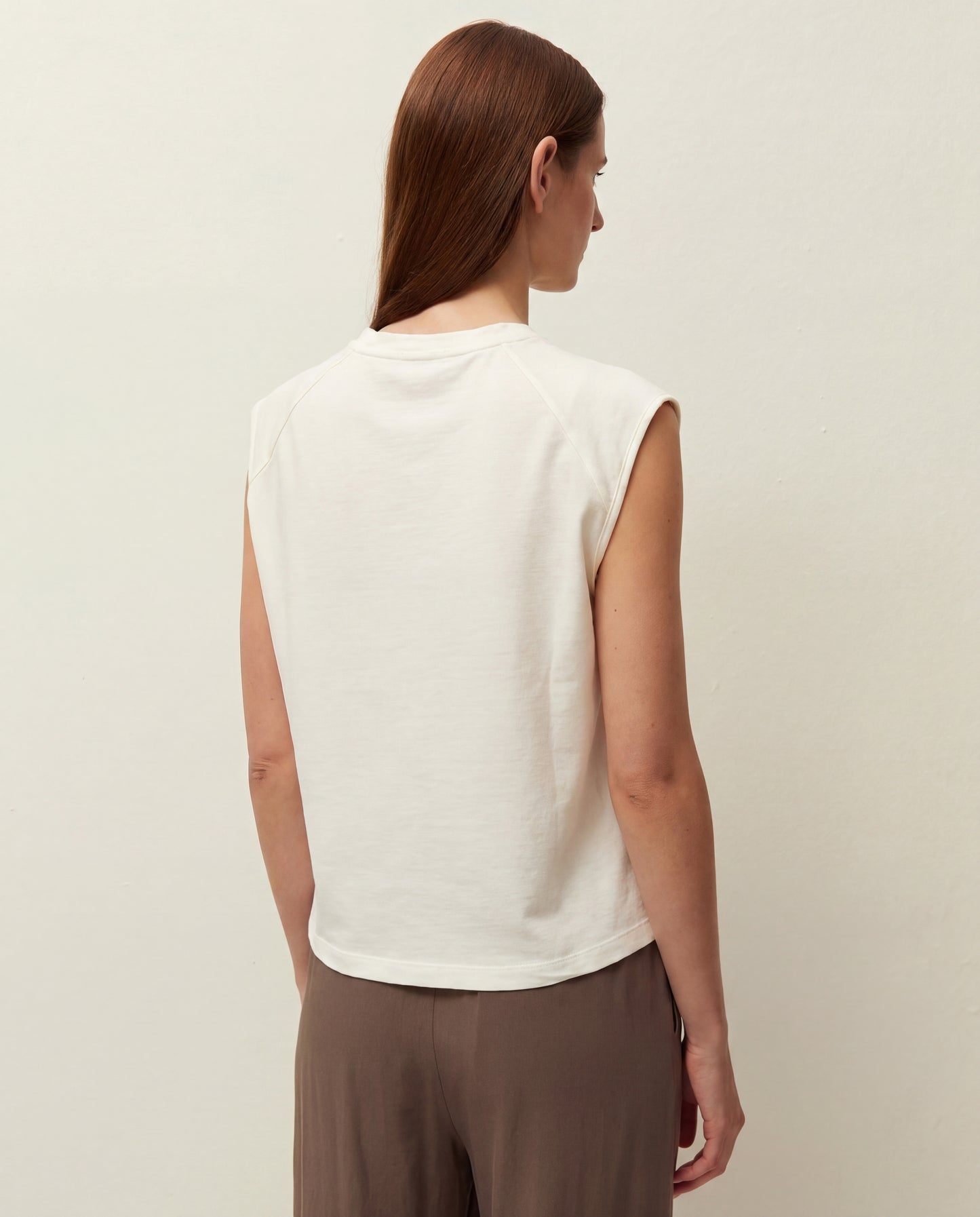 Sleeveless sweatshirt