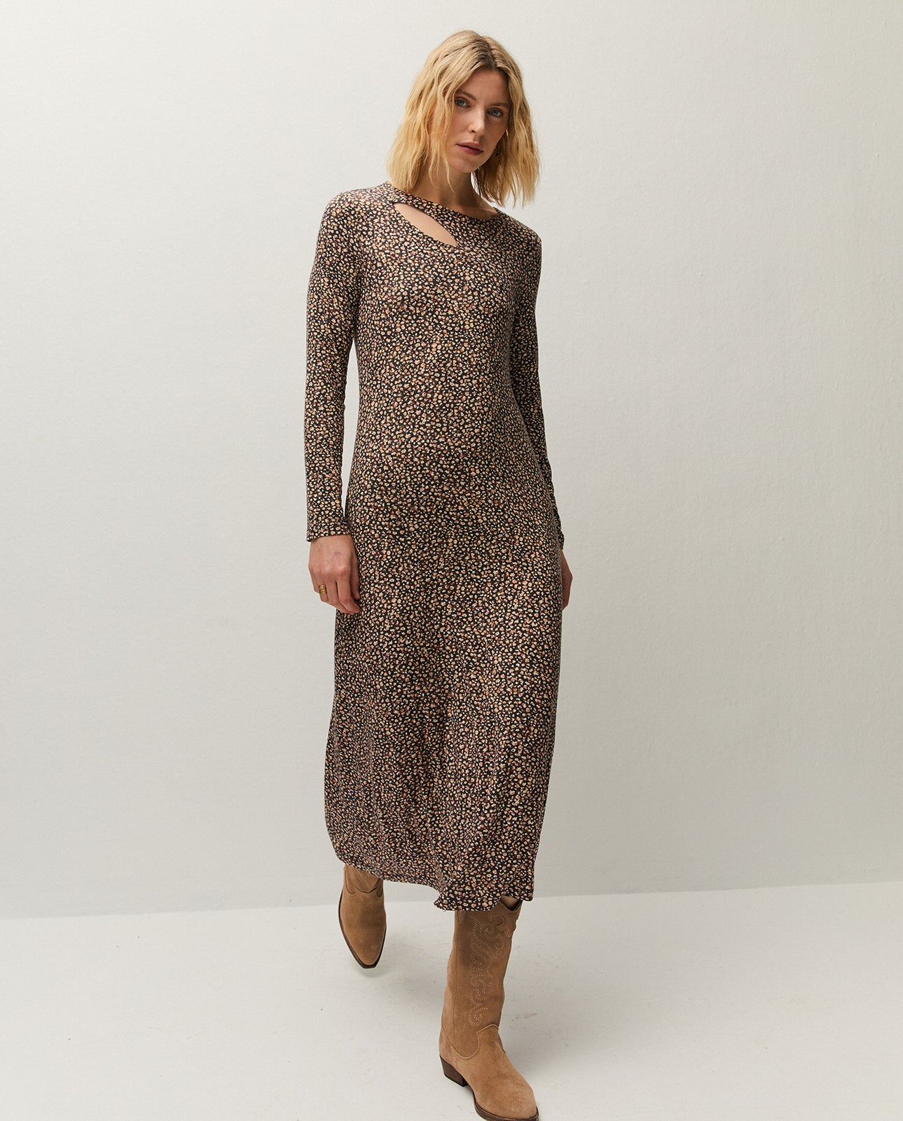 Vestido cut-out