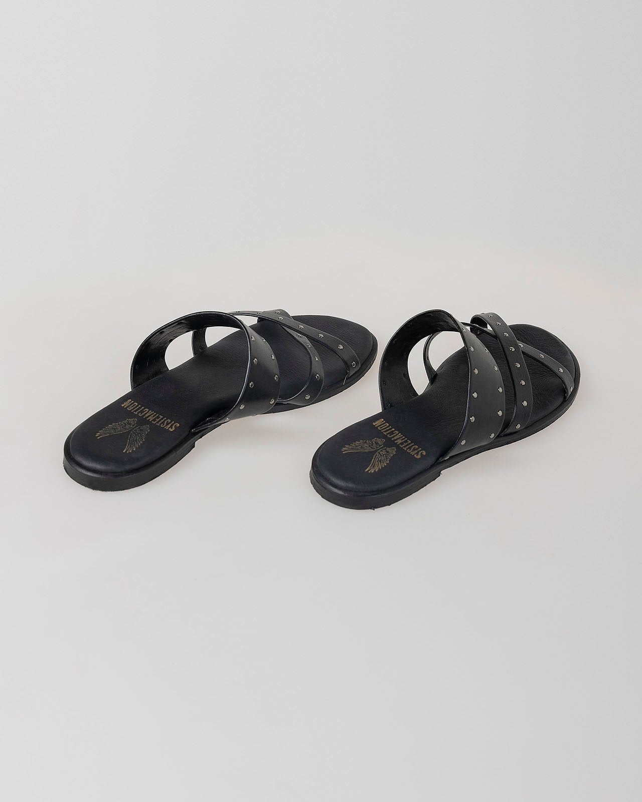 Sandalia con tachas